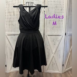 NWT semi formal size M black dress